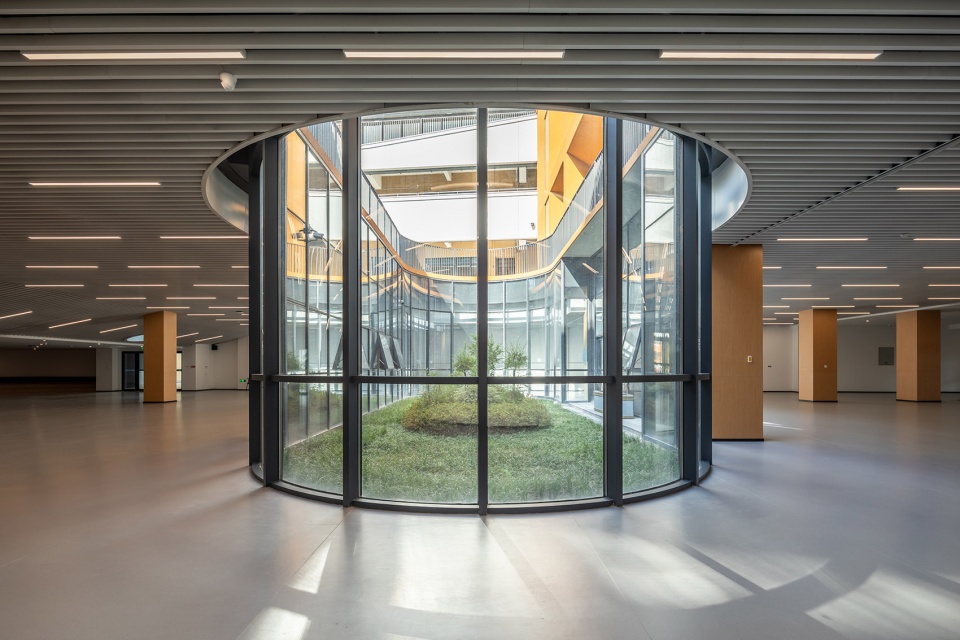 Ningbo Tong Dizhou Experimental School by cd studio