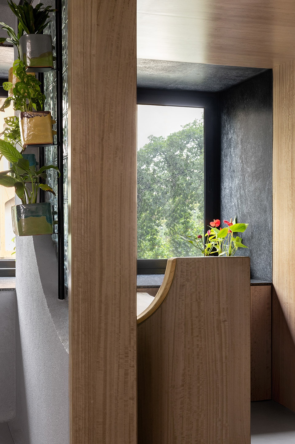 Seamless Realty Office by Spaces Design