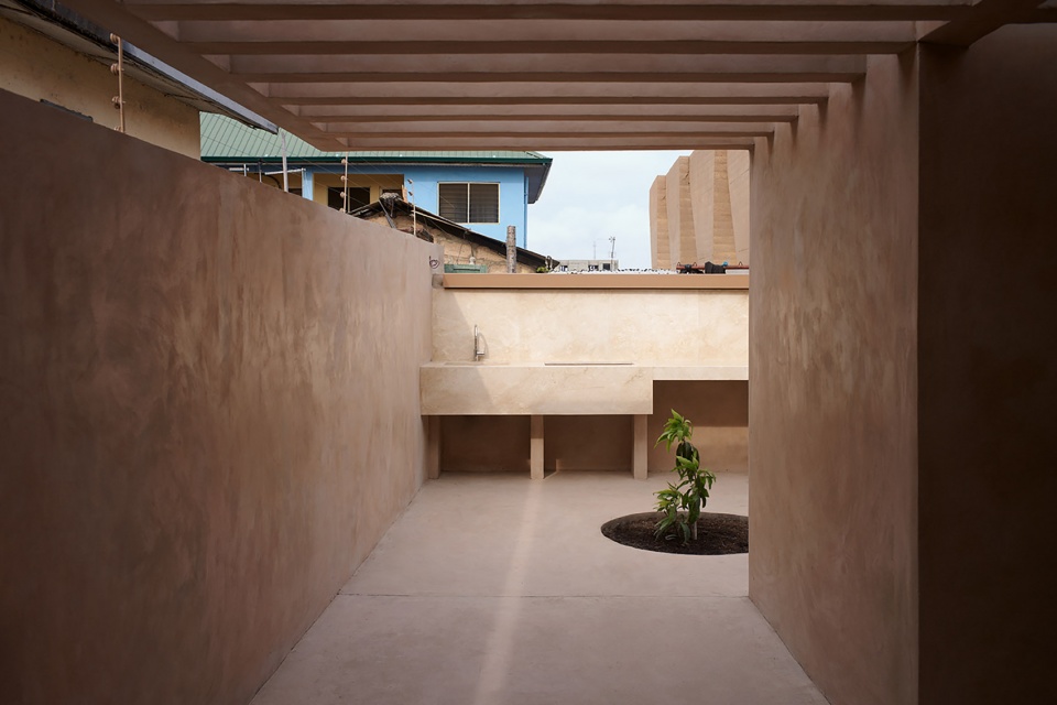 Backyard Community Club by DeRoche Projects