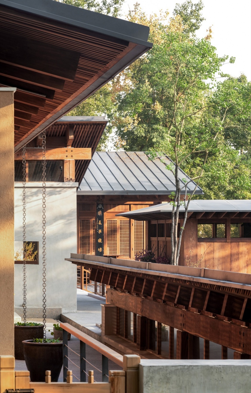 renovation design of dongfang mountain buddhist association by fanaf