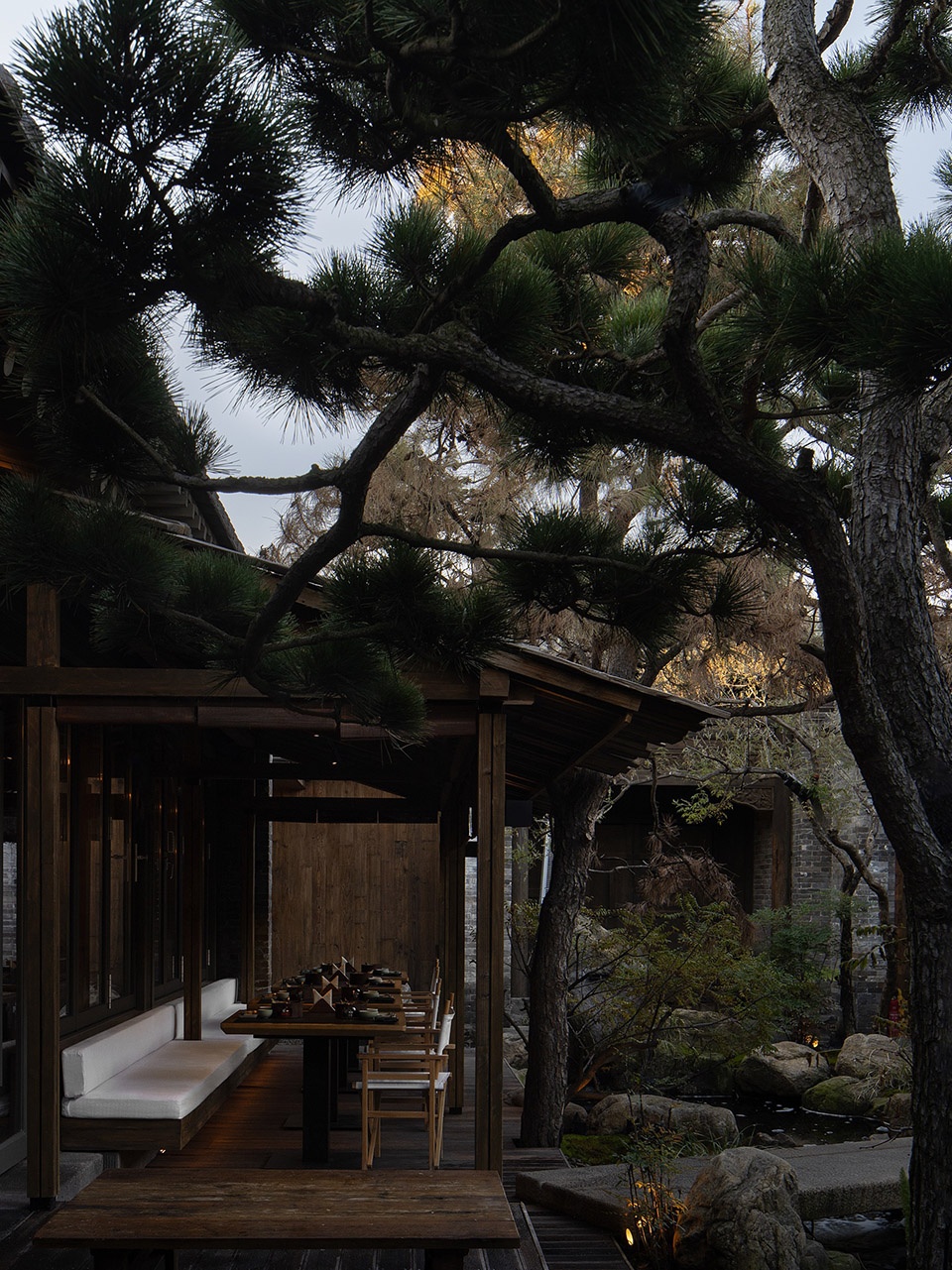 Chun Shan wang Mountain Hotpot by Kongshanji Studio
