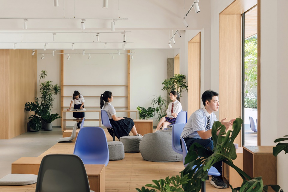 Ganquan Foreign Language Middle School Comprehensive Activity Center by Neili Design Lab