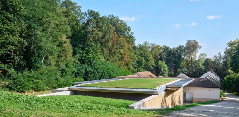 multi purpose hall in chateaufor by berellini architecte