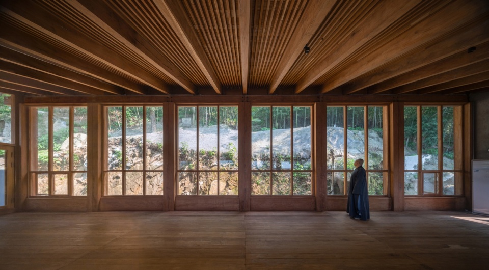 renovation design of dongfang mountain buddhist association by fanaf