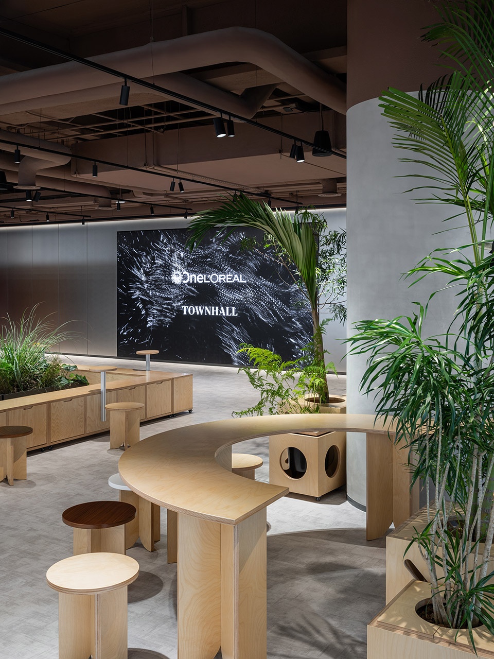 Publicis Group China Headquarters by Ippolito Fleitz Group