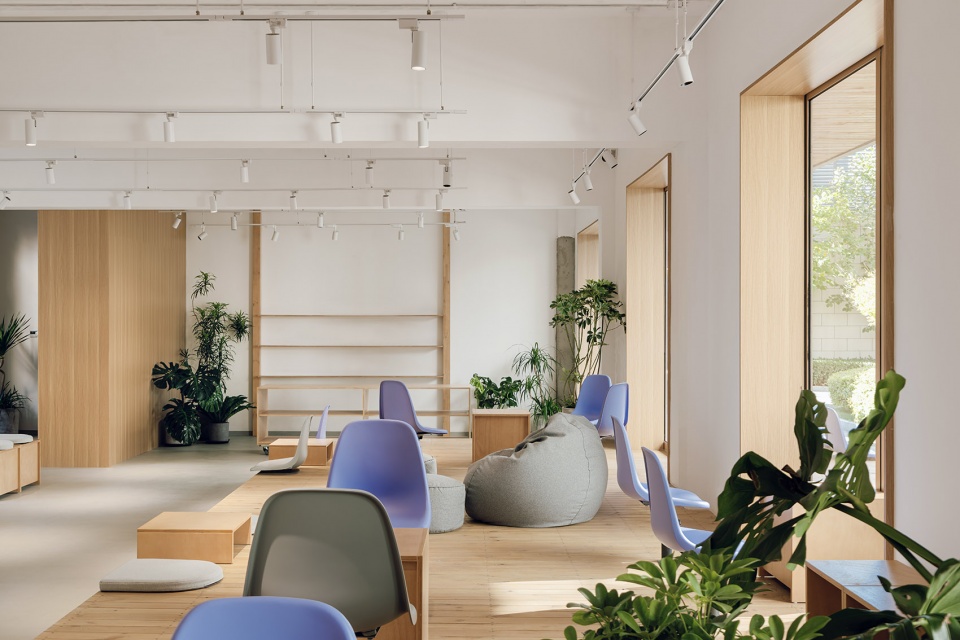 Ganquan Foreign Language Middle School Comprehensive Activity Center by Neili Design Lab