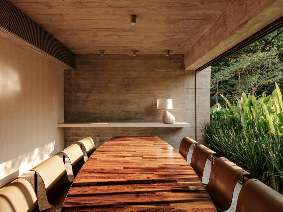 Ibate Building by Studio Arthur Casas