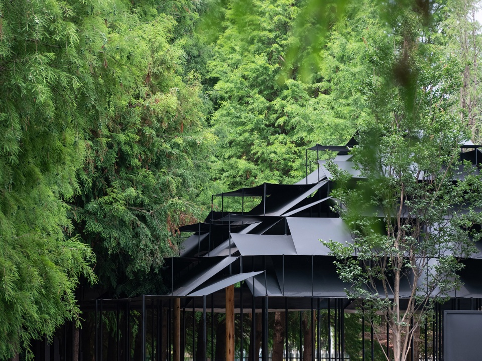 Laoyuting Pavilion by Atelier Deshaus
