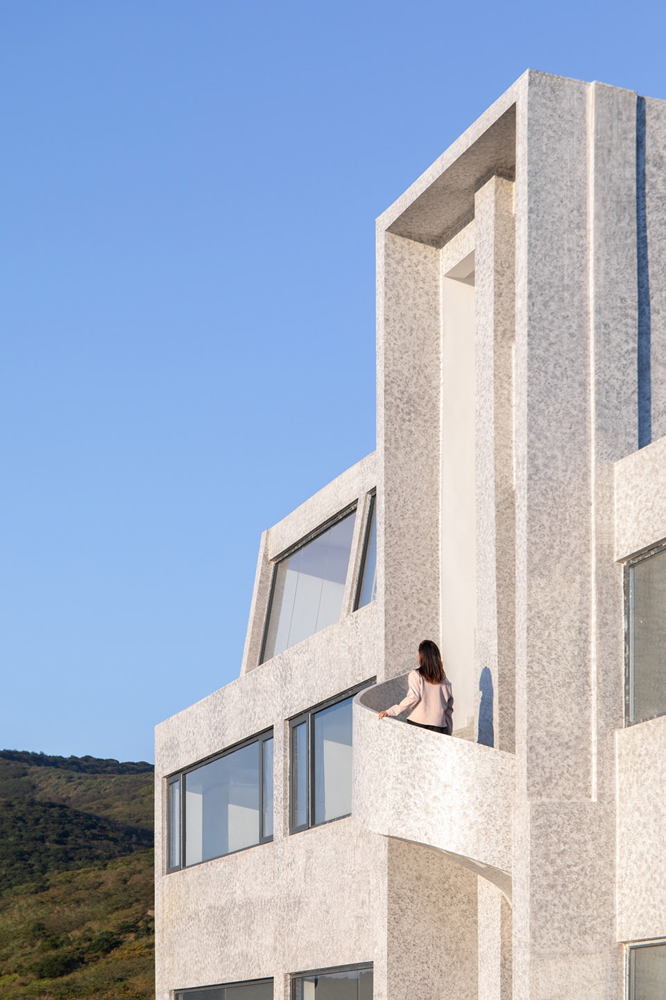 Tianhu Lake Lodge reservoir management building renovation by tobe Architecture