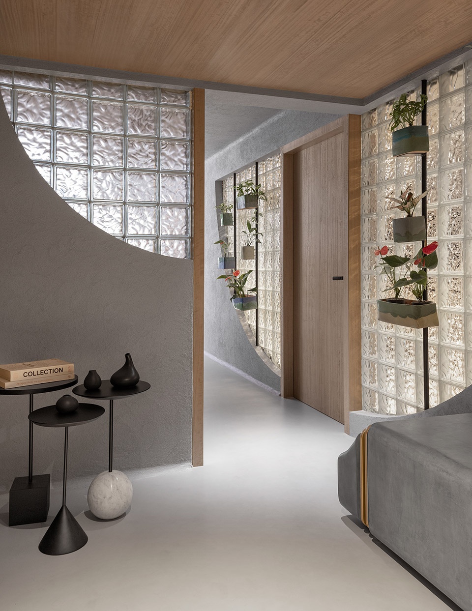 Seamless Realty Office by Spaces Design
