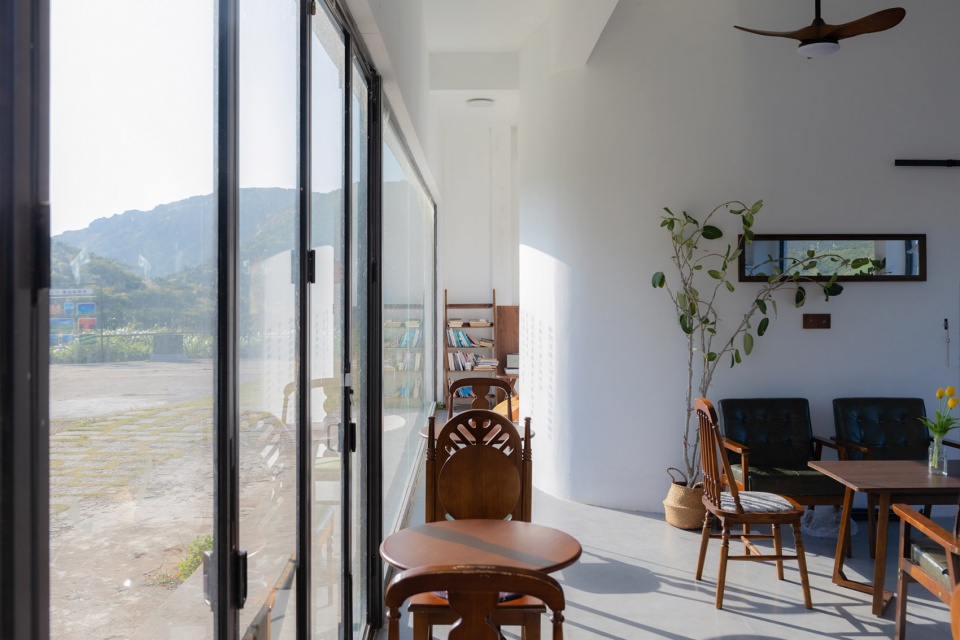 Tianhu Lake Lodge reservoir management building renovation by tobe Architecture