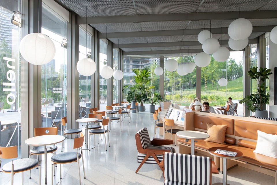 Luxelakes Whirlpool Café