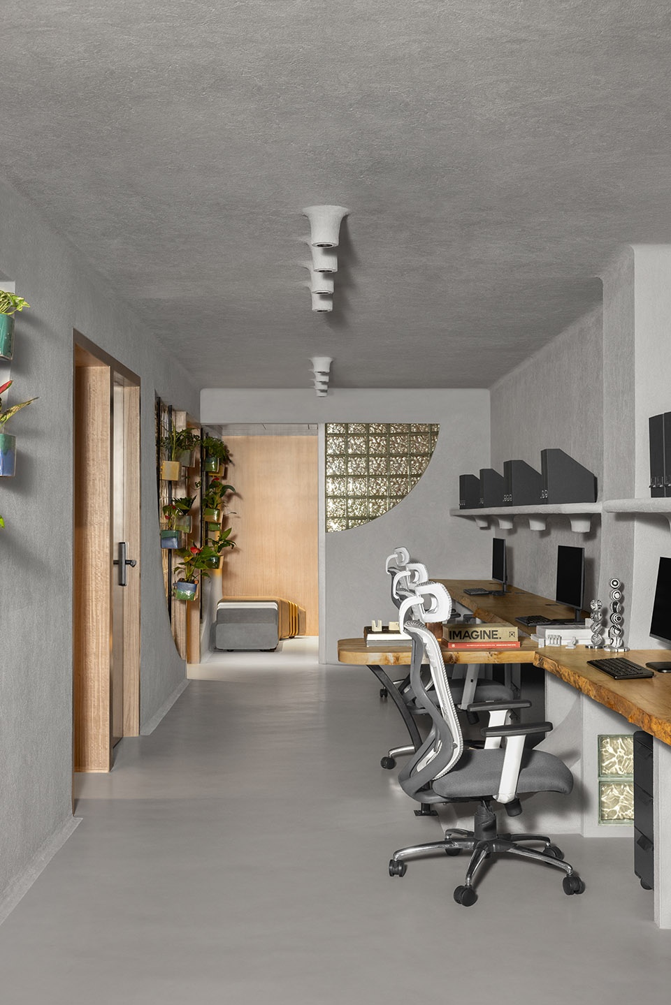 Seamless Realty Office by Spaces Design