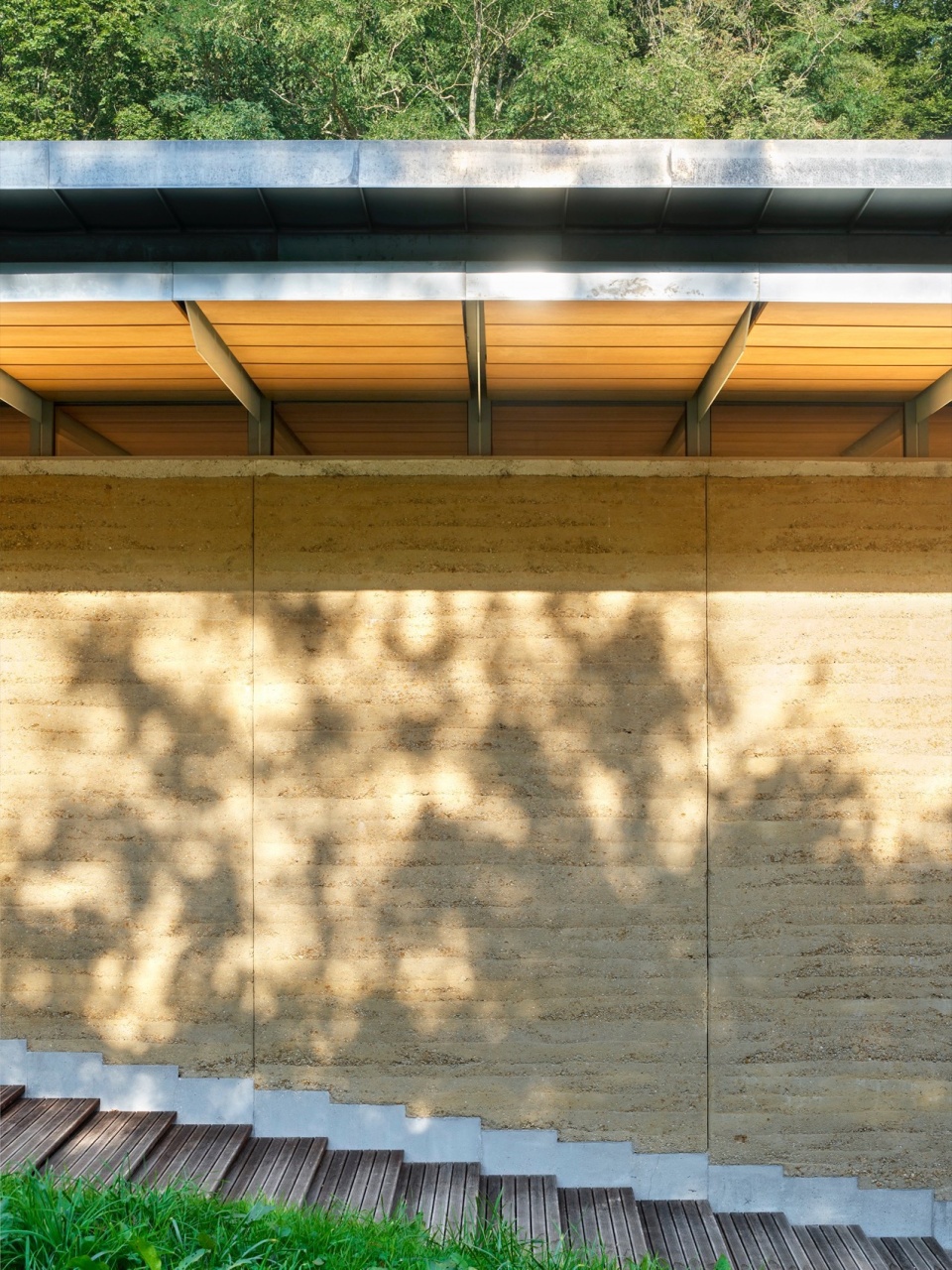 multi purpose hall in chateaufor by berellini architecte