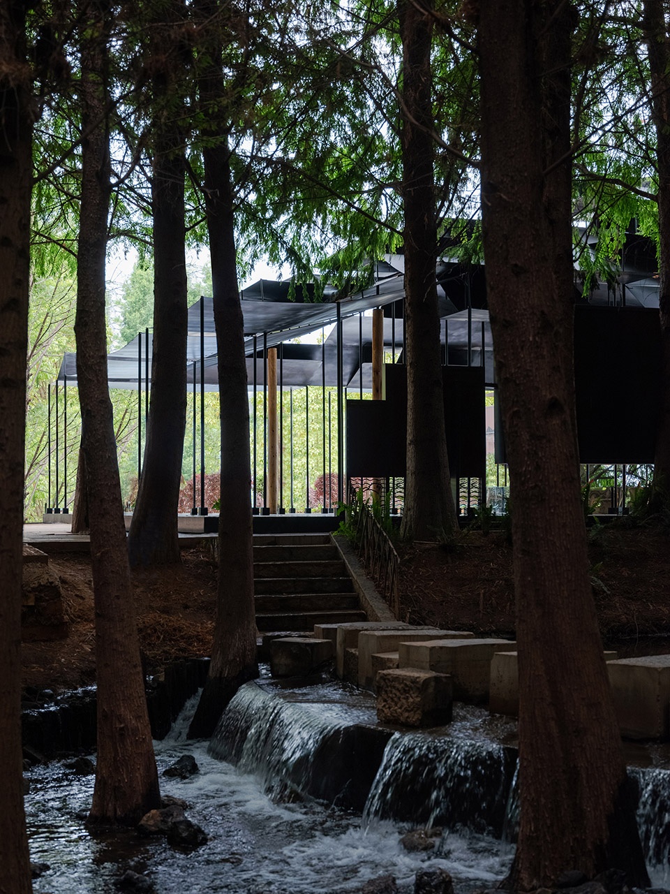 Laoyuting Pavilion by Atelier Deshaus