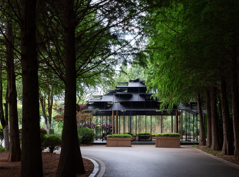 Laoyuting Pavilion by Atelier Deshaus
