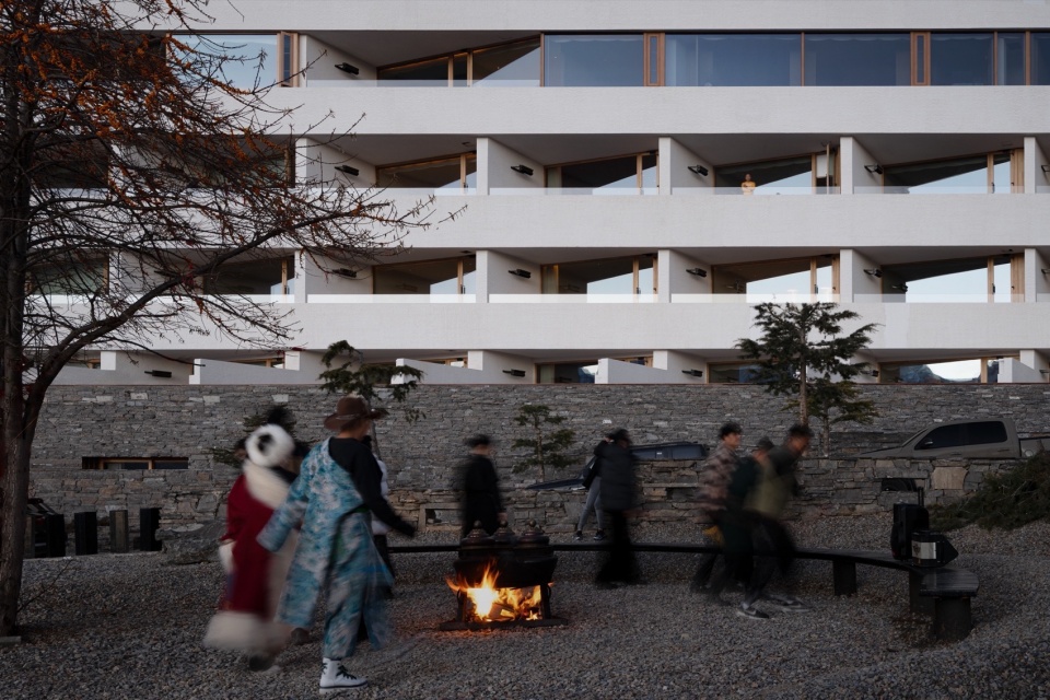 Poodom Deqin Meri Hotel by BUZZ Buro Ziyu Zhuang