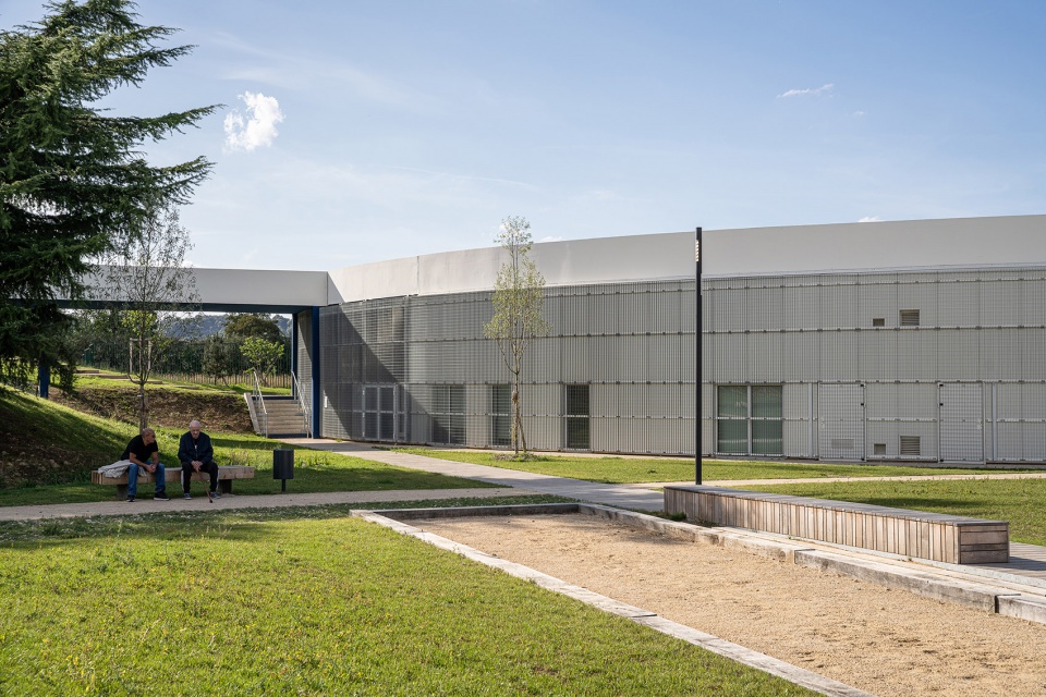 Redevelopment of the sports complex in Petit Quevilly 76 by OLGGA ARCHITECTES