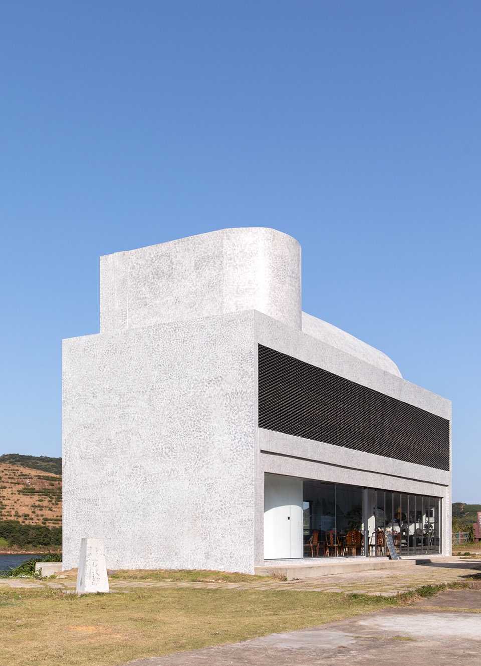 Tianhu Lake Lodge reservoir management building renovation by tobe Architecture