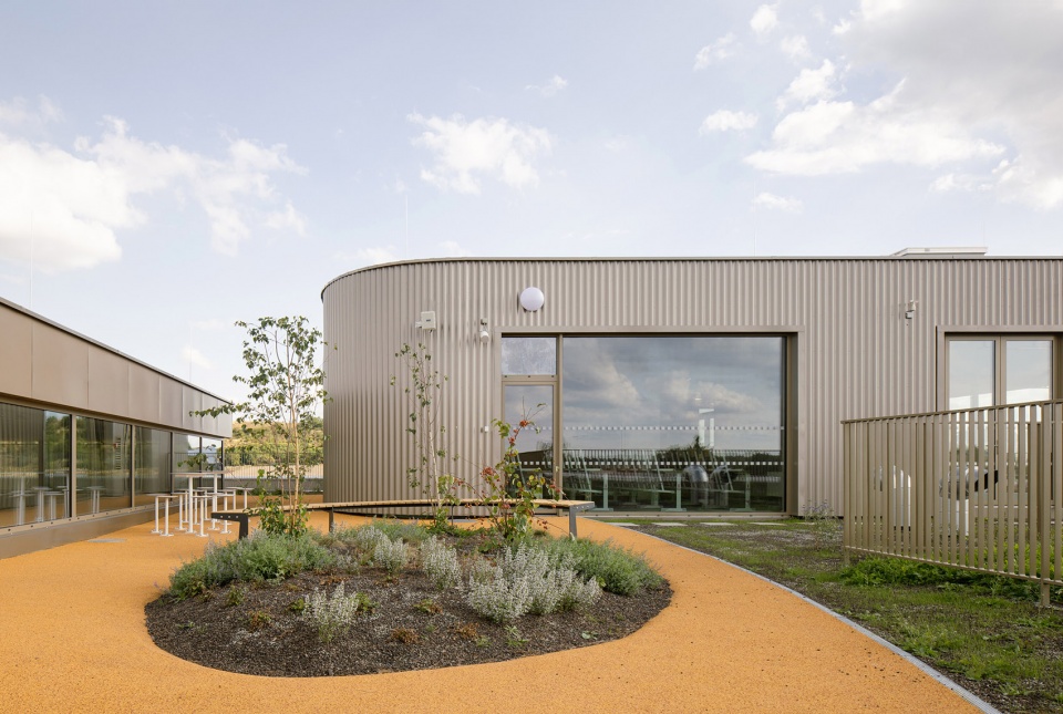 Union school VIDA by OVA