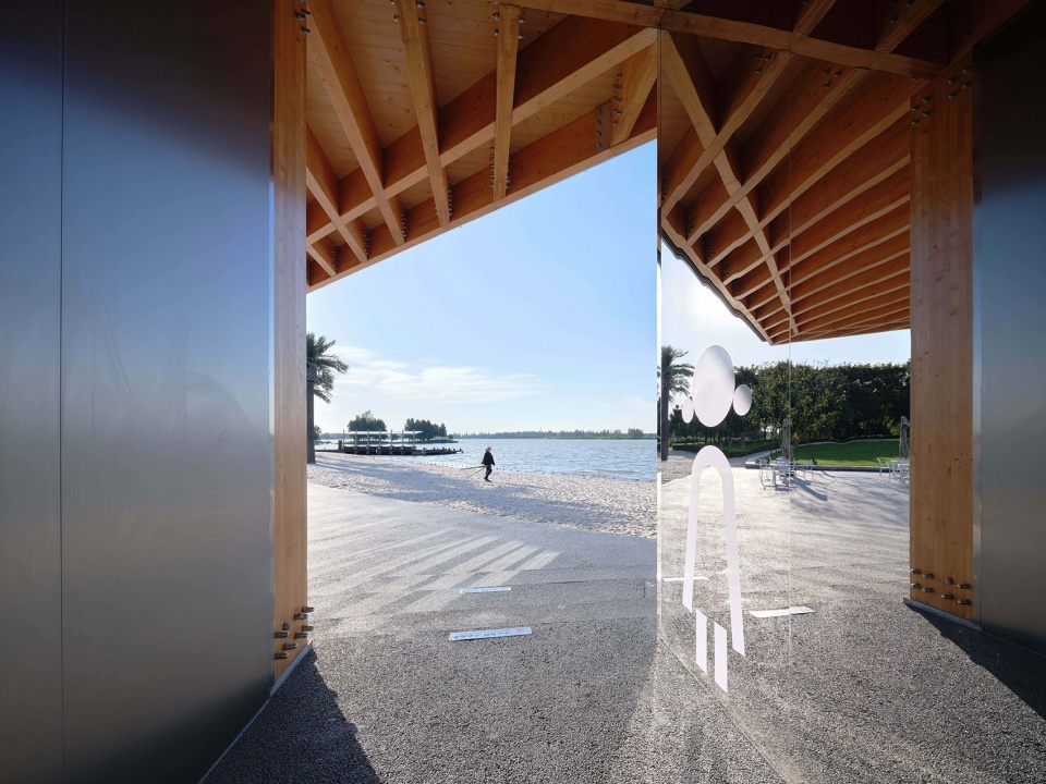 The Golden Beach Pavilion in Gucheng Lake