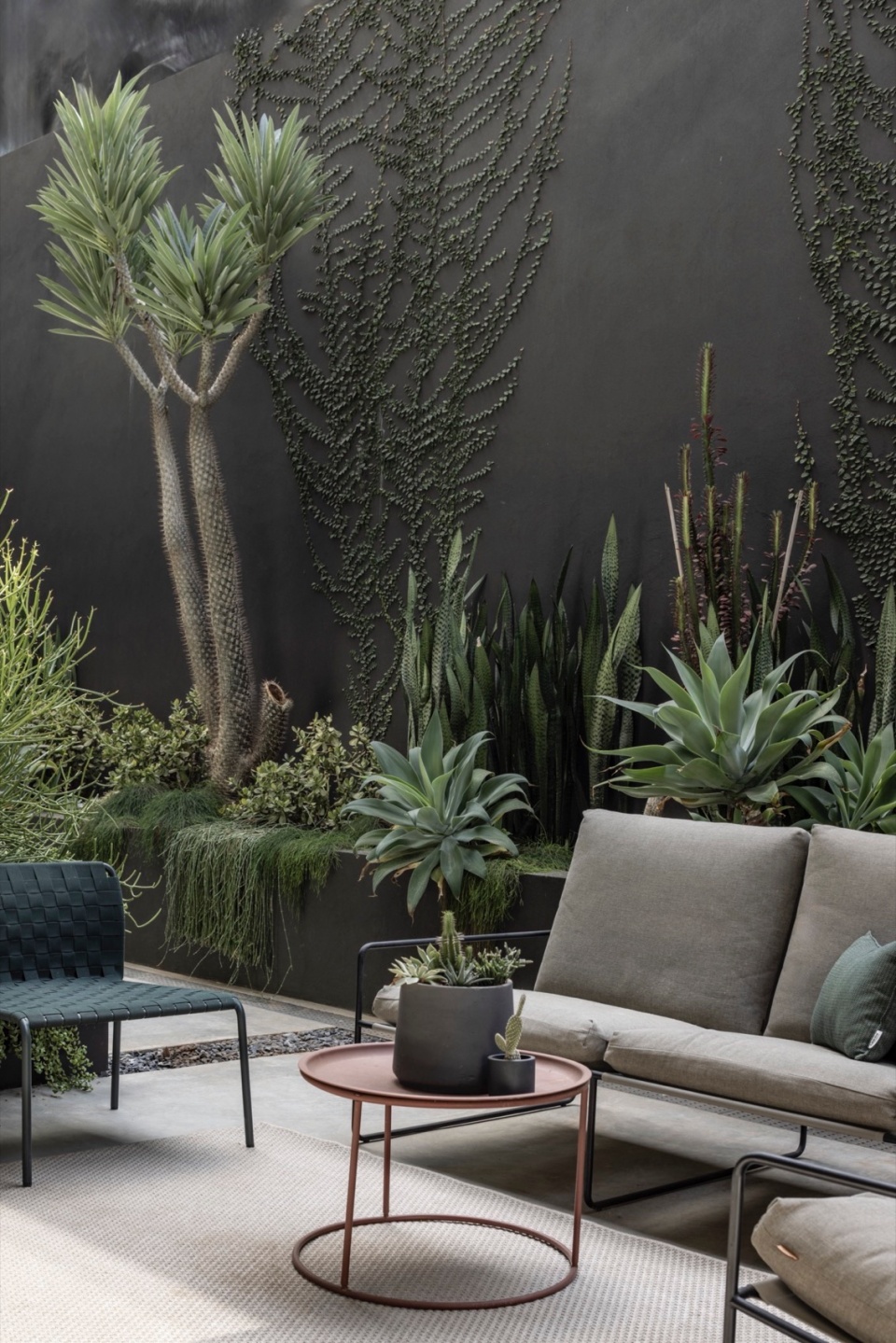 a contemporary haven in kfar shmaryahu by raz melamed