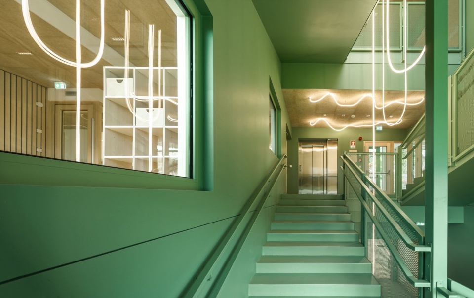a green bridge by roland baldi architects