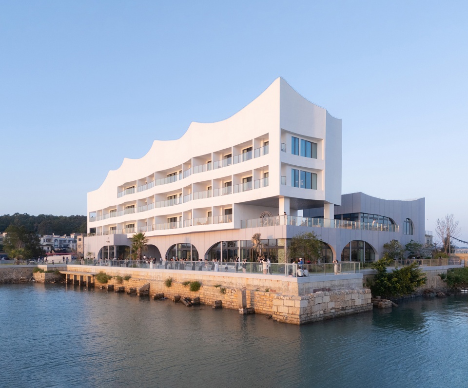 Dongshan West Bay Resort