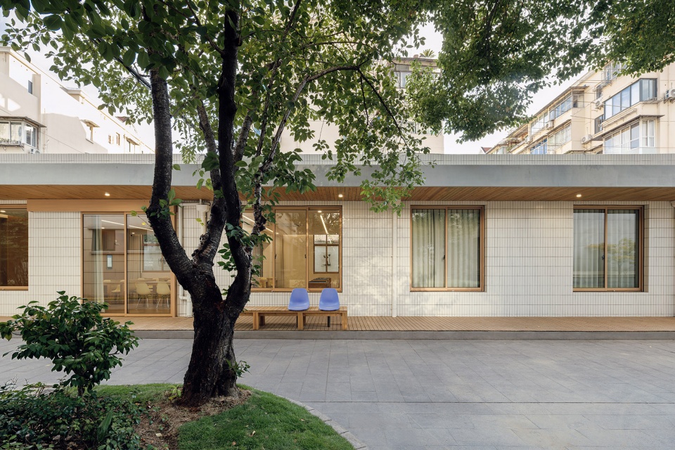Ganquan Foreign Language Middle School Comprehensive Activity Center by Neili Design Lab
