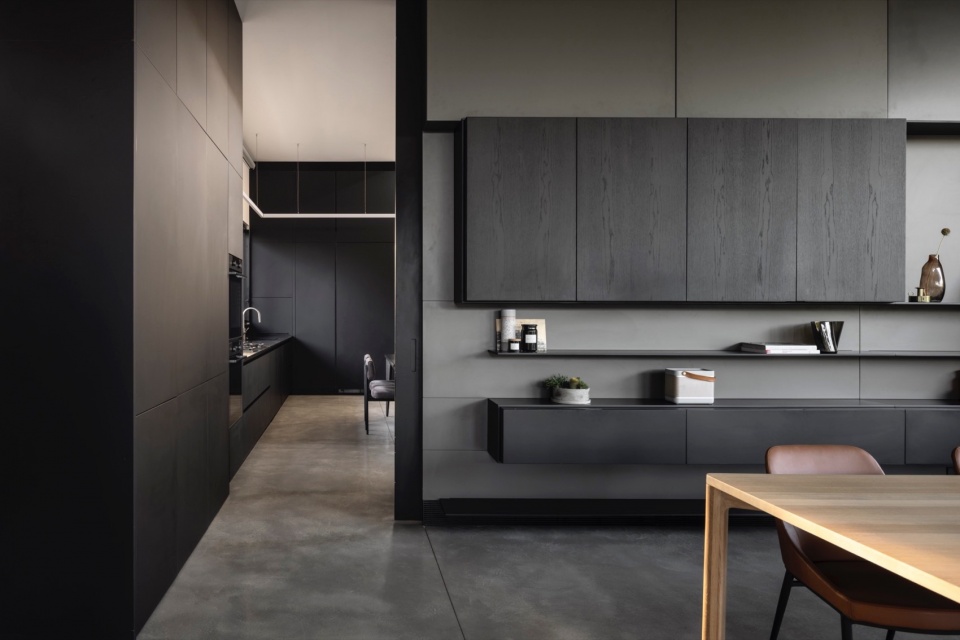 a contemporary haven in kfar shmaryahu by raz melamed