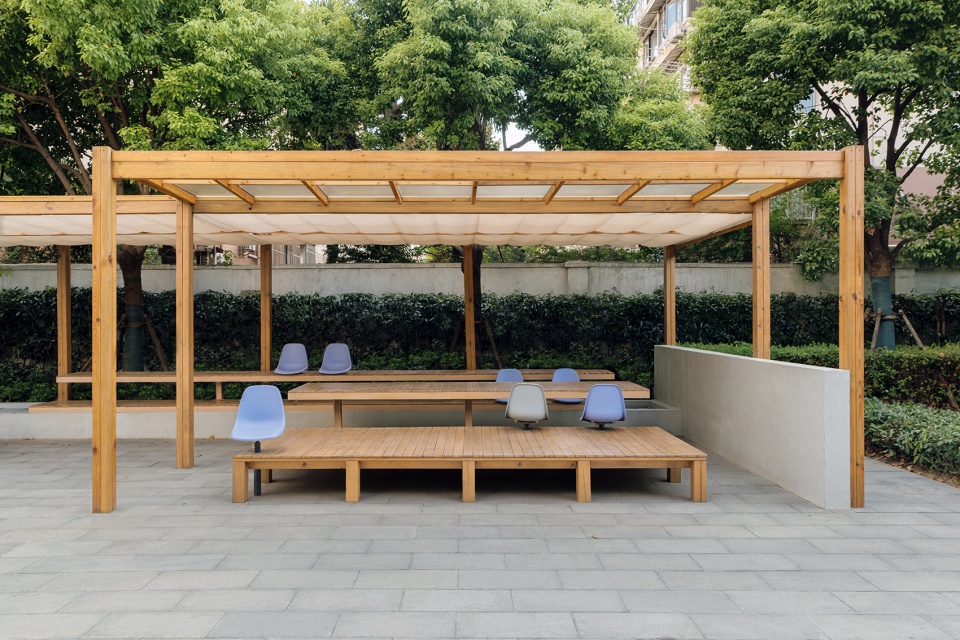 Ganquan Foreign Language Middle School Comprehensive Activity Center by Neili Design Lab