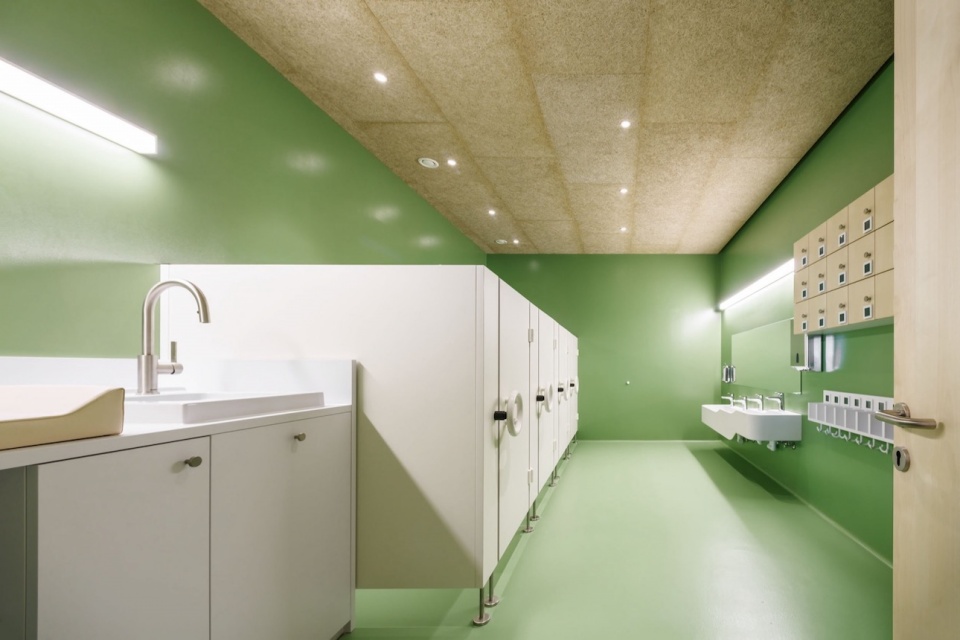 a green bridge by roland baldi architects drg
