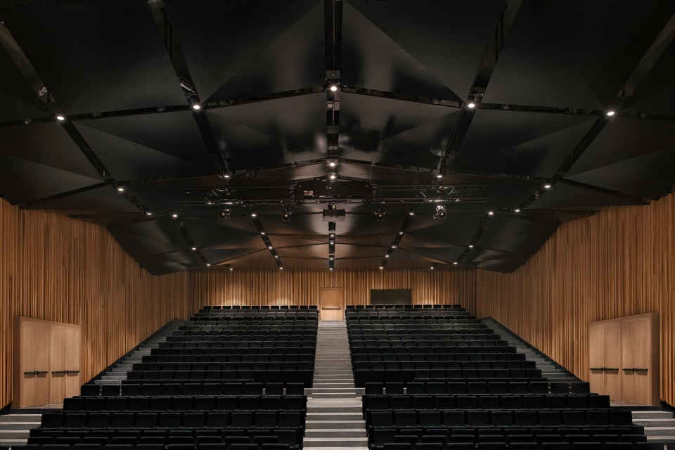 Albignasego Auditorium Theatre by MD41