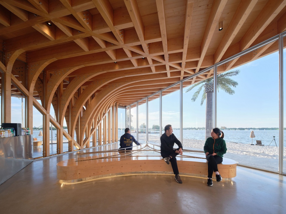 The Golden Beach Pavilion in Gucheng Lake