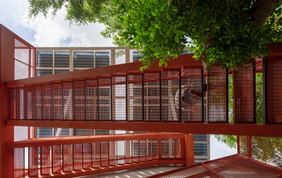 The Stage Reimagined in Qiangxia Village by Zizu Studio