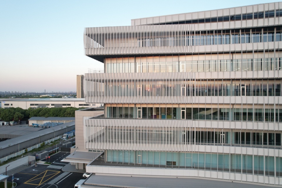 toyota research and development center by nikken sekkei ltd