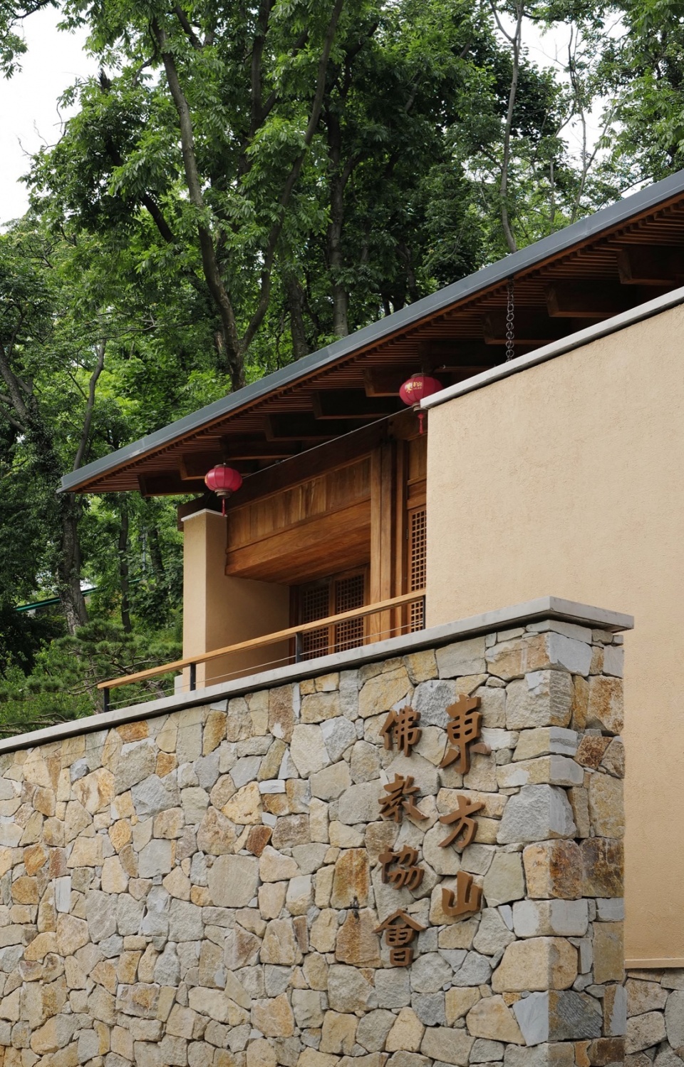 renovation design of dongfang mountain buddhist association by fanaf