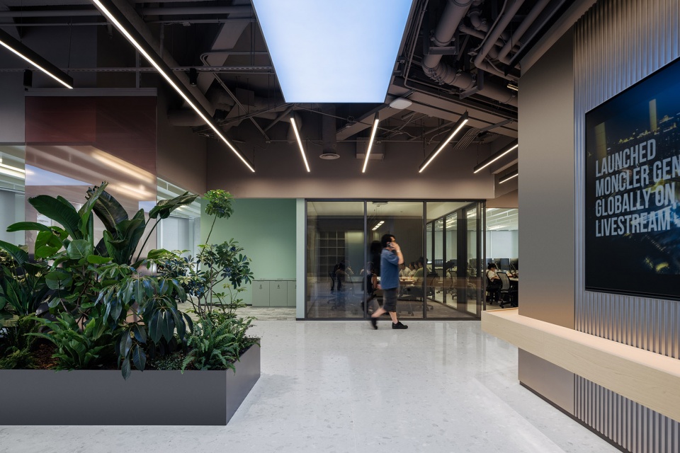 Publicis Group China Headquarters by Ippolito Fleitz Group