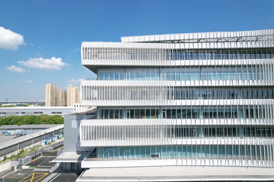 toyota research and development center by nikken sekkei ltd