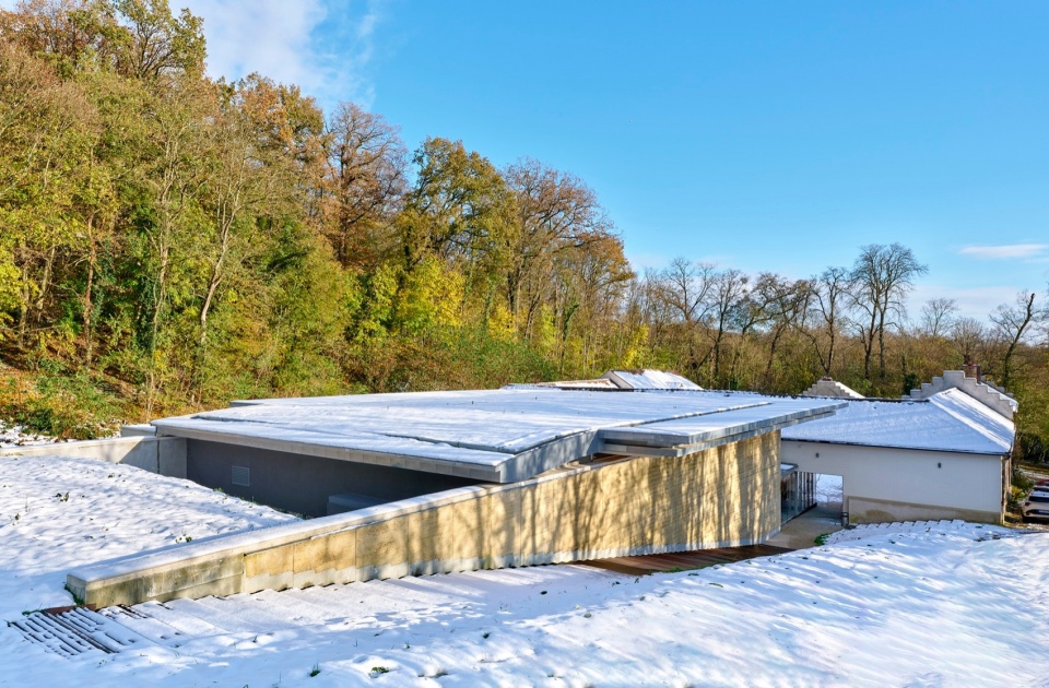 multi purpose hall in chateaufor by berellini architecte