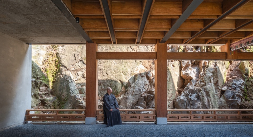 renovation design of dongfang mountain buddhist association by fanaf