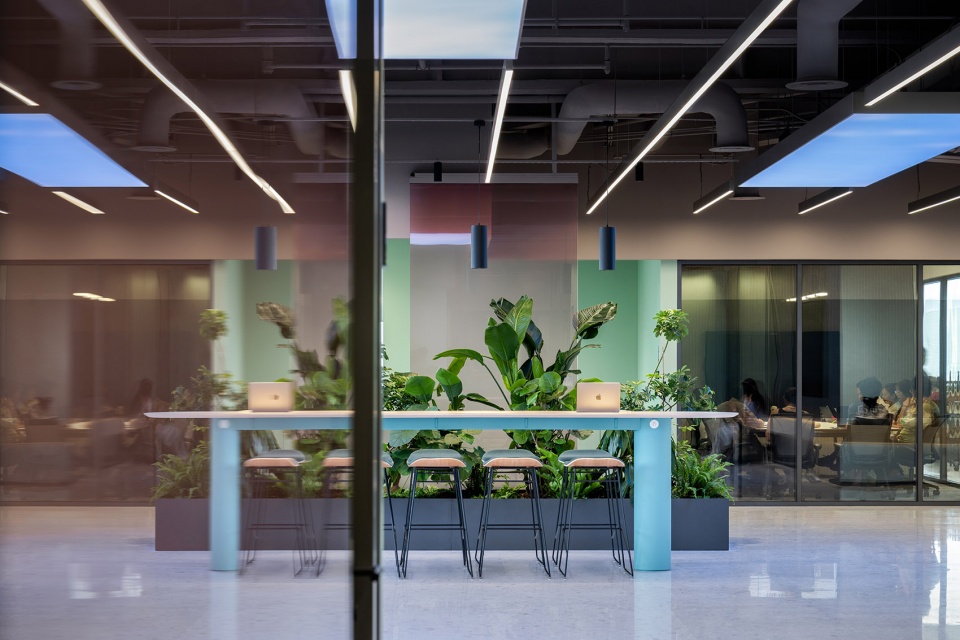 Publicis Group China Headquarters by Ippolito Fleitz Group