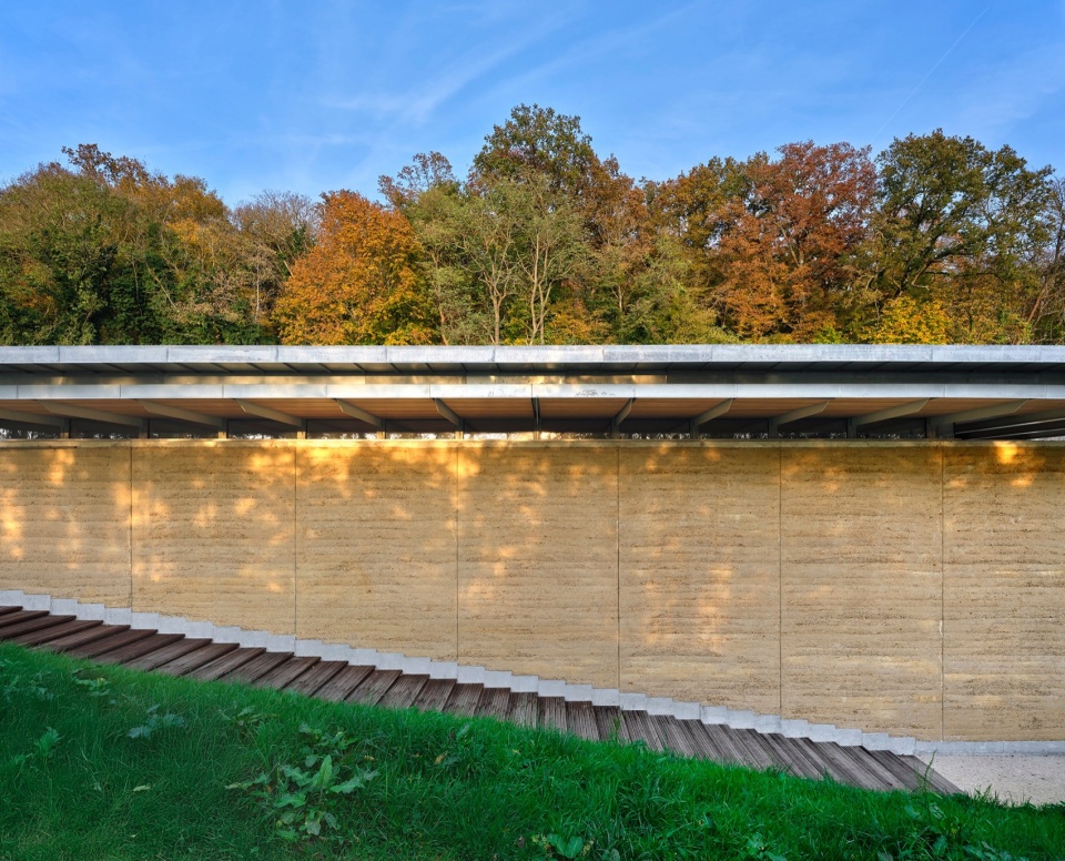 multi purpose hall in chateaufor by berellini architecte