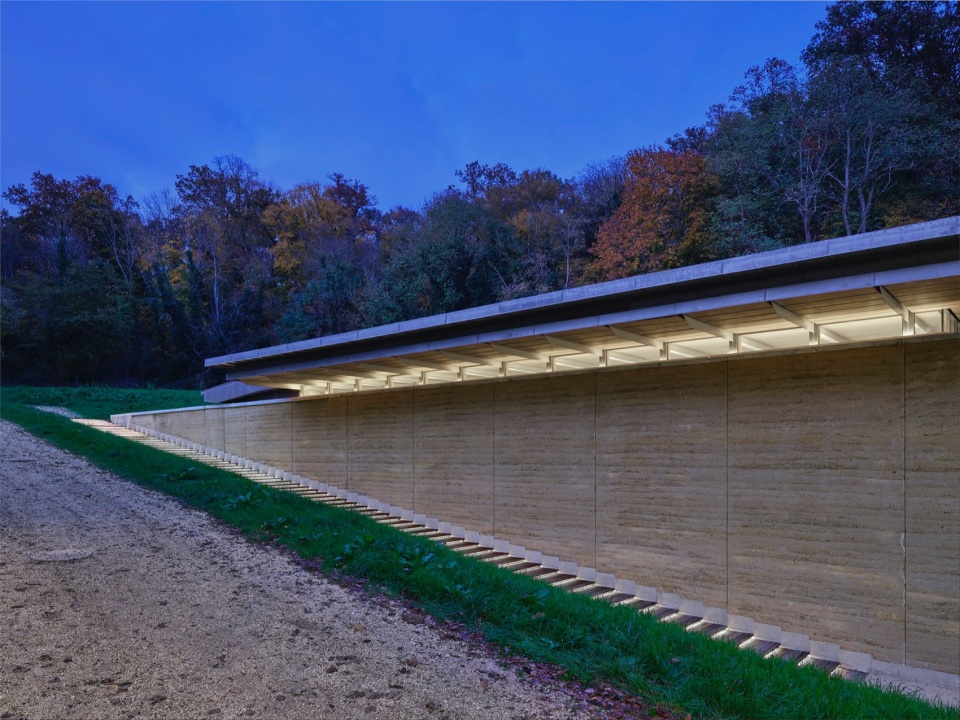 multi purpose hall in chateaufor by berellini architecte