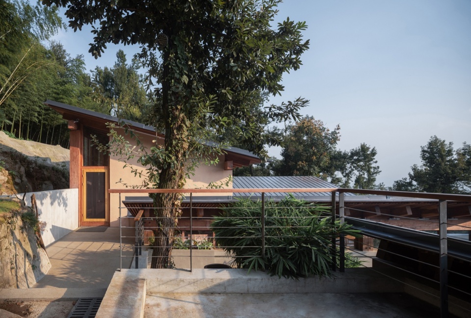 renovation design of dongfang mountain buddhist association by fanaf