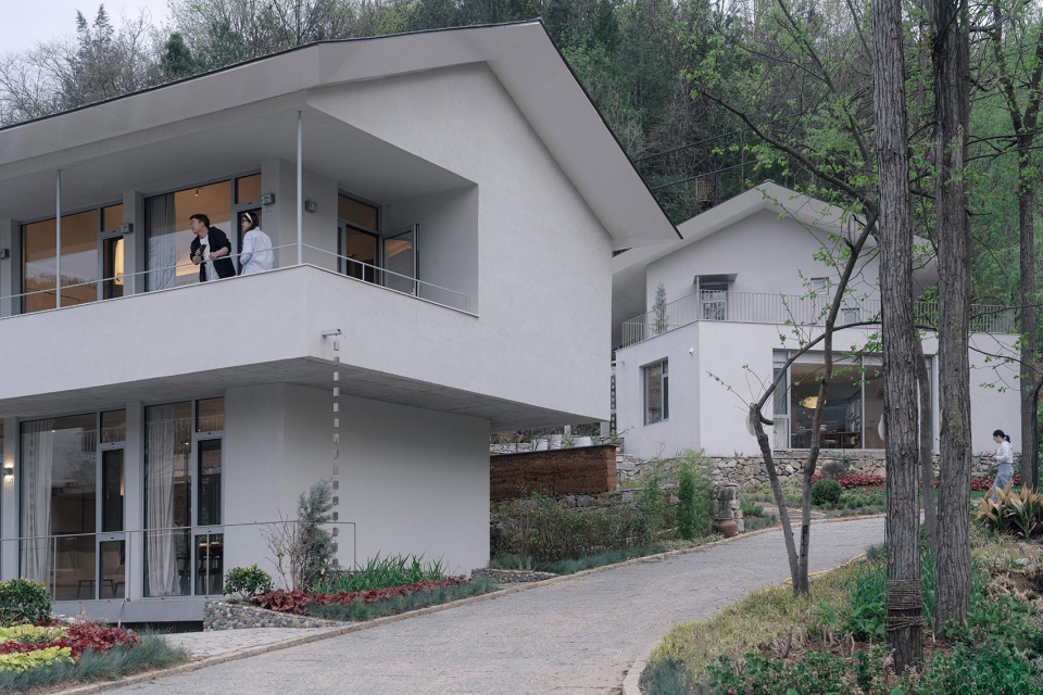 traveling through the mountains beidou mountain homestay cluster in qixing village shangluo city