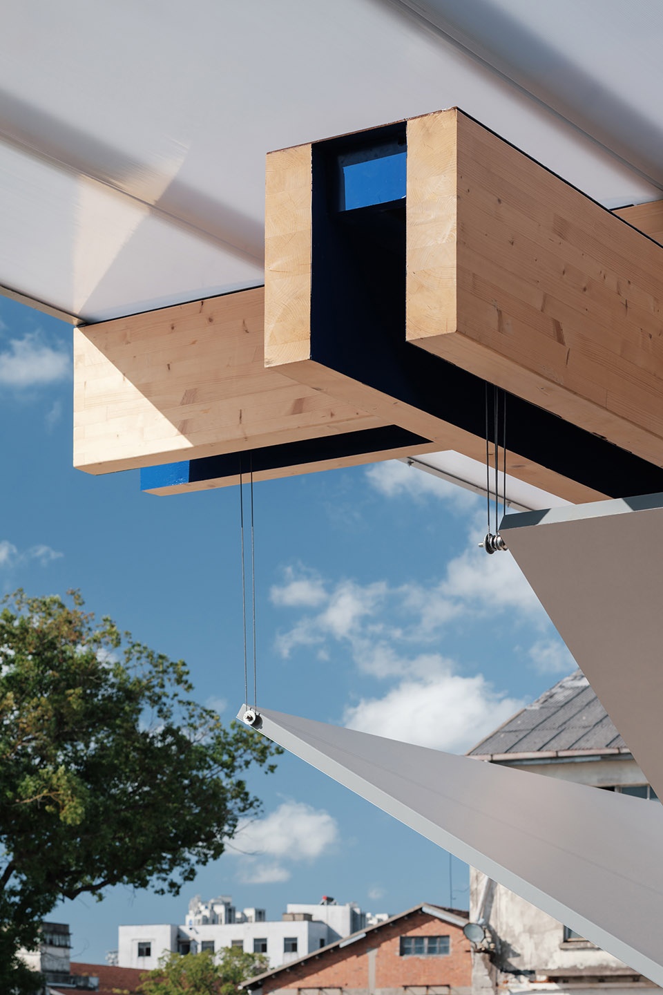 Floating Cabin by Atelier WenArch
