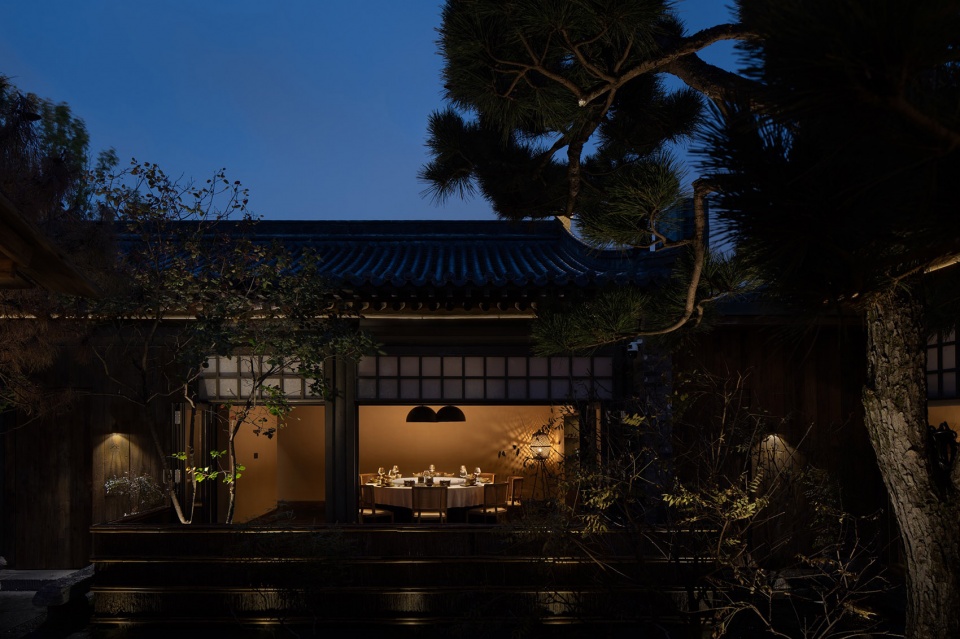 Chun Shan wang Mountain Hotpot by Kongshanji Studio