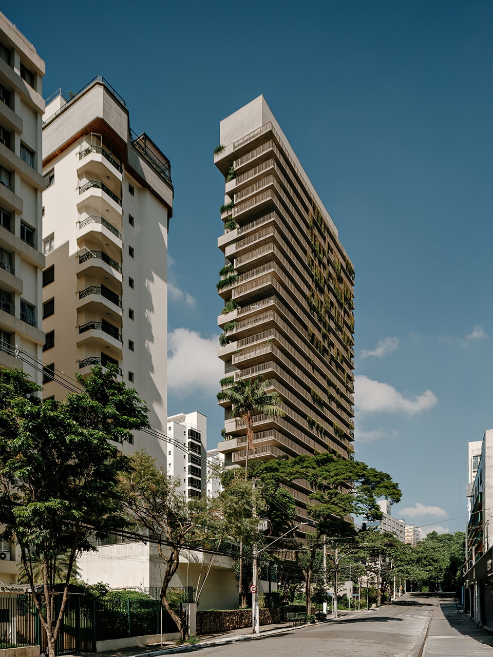 Ibate Building by Studio Arthur Casas