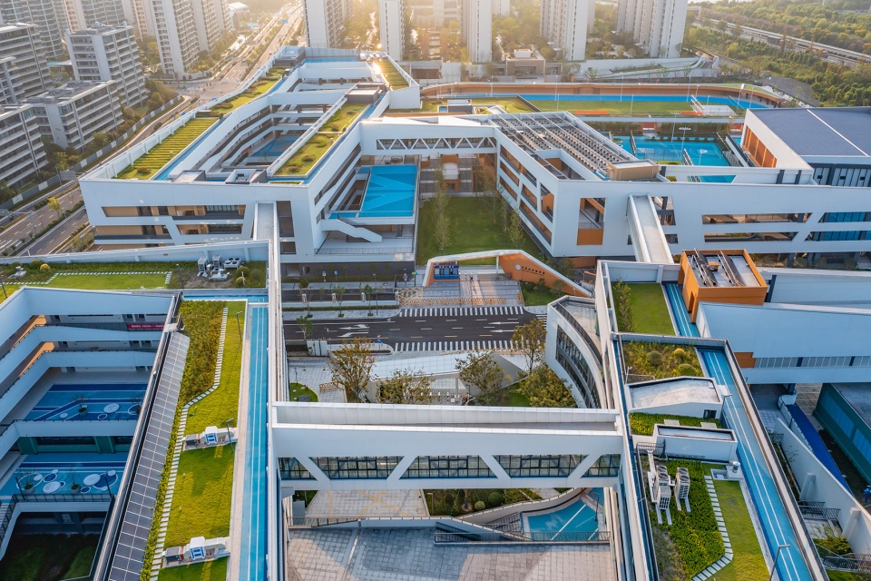 Ningbo Tong Dizhou Experimental School by cd studio